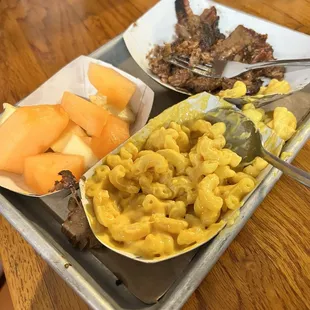 Kids brisket with macaroni and &quot;fruit salad&quot;