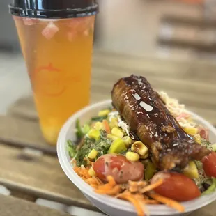 Poke bowl with eel and mixed fruit tea
