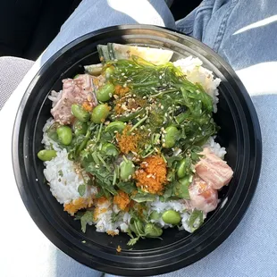 My messy poke bowl with chunky blocks of rice :(