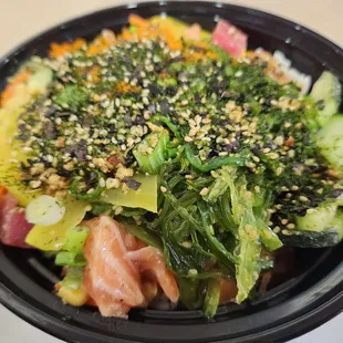Poke Bowl - Medium Poke Bowl (choose 3 scoops of protein)