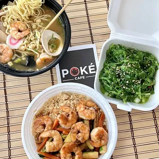 #Lunch it is on this rainy Friday afternoon. (*‿*) Let's dig in!