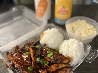 Chris' Ono Grinds Island Grill