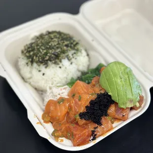 Half tuna and half salmon with hot lava spicy sauce
