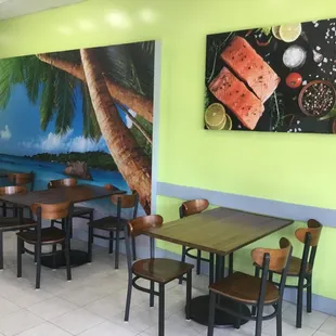 Just discover this new place is opened a month ago. Inside environment is very clean and quite. The food is healthy, fresh and delicious!!