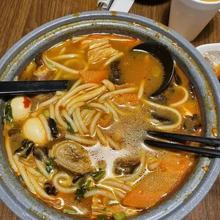 Spicy intestine rice noodle