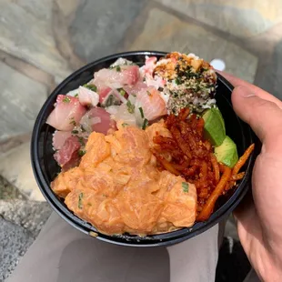 Spicy salmon and garlic hamachi