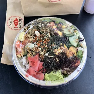 Medium bowl with tuna and two types of salmon