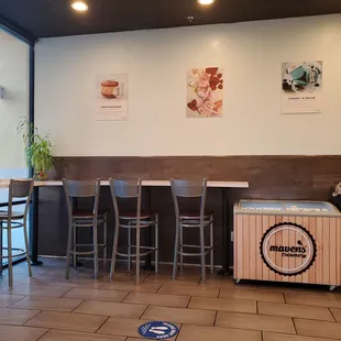 More tables and they sell Mochi ice cream.