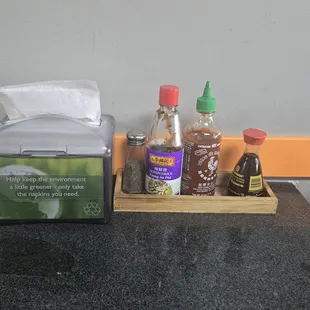 Table condiments