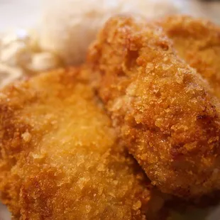 Ahi katsu (sauces not pictured - sweet soy, wasabi aioli, dynamite)