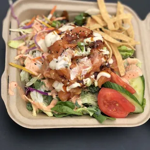 Salmon poke salad