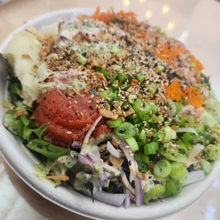 Medium bowl. 3 scoops, spicy salmon,  tina,  crab meat.