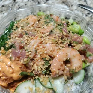 Shrimp, tuna, spicy aioli, edamame, cucumber, seaweed, sesame seed