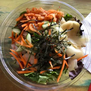 Regular bowl on greens, split tuna/shrimp, ginger, kimchi, carrots, cucumber, nori