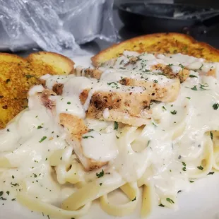 Chicken fettuccine alfredo