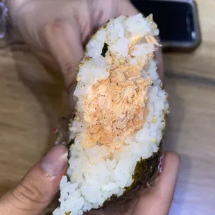Onigiri (salmon mayo)
