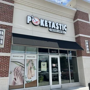 the front of a nail salon