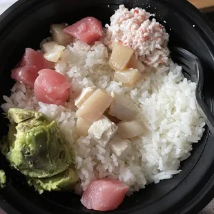 A shitty bowl with 4 types a protein, yes extremely little portions