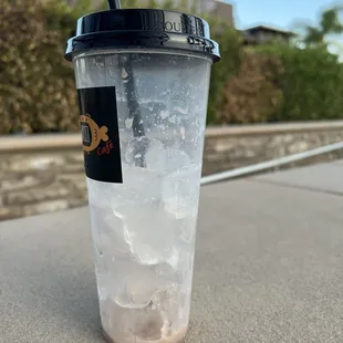Ordered Taro milk tea but got ice for $6. So disappointed.