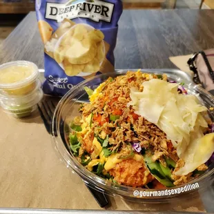 Salad Bowl with spicy tuna and shrimp with sriracha aioli