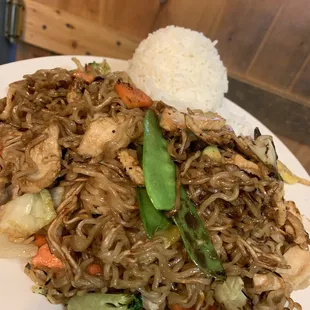 Chicken Lo Mein