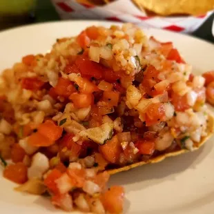 Cameron n pescado ceviche tostada