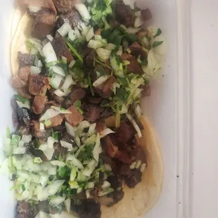 Taco de cabeza y lengua