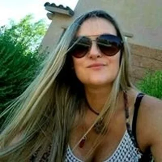 Iza G.