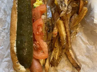 Zae’s Classic Chicago Hotdogs & Polish