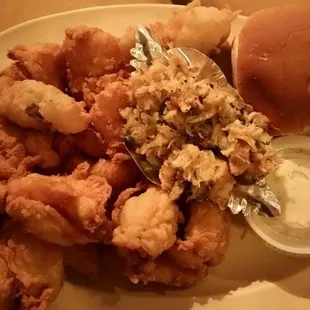 I got one of the combo platters. Jumbo fried shrimp, fried oysters and catfish.