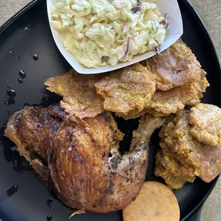 1/4 Pollo with tostones, arepa and coleslaw