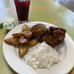 1/2 Chicken with rice and plantains