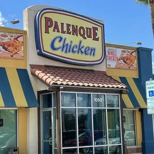Not to be confused with its neighbor Taco Palenque