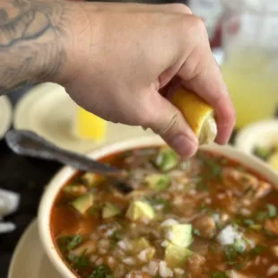 Menudo con pata // Jugo de Piña