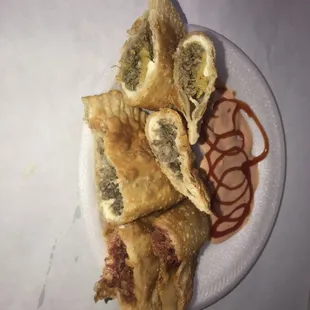 Biftec, pastrami, pionono