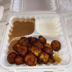 plantanos con crema y frijole