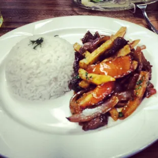 Lomo saltado