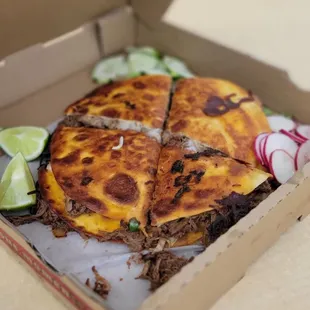 Quesabirria pizza