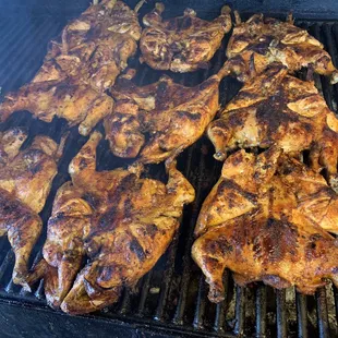 Los pechugones pollos asados