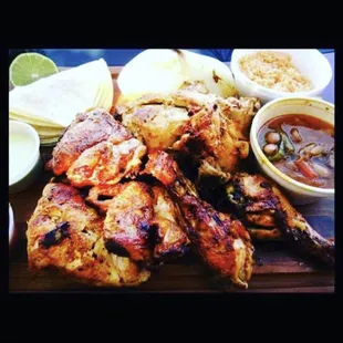 food, chicken wings and fried chicken