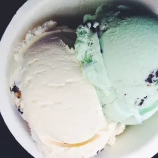 Chocolate chip &amp; mint chocolate chip in a cup Y U M!