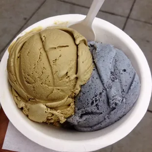 Double scoop: green tea and black sesame