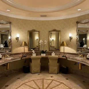 sushi and sashimi, interior