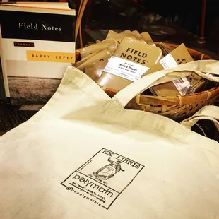 MAKE A CUSTOM GIFT BAG. Fill Polymath's Ex Libris book bag with a book and a set of Field Notes.