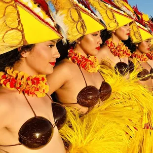 Polynesian Club of Fresno - show at Pismo Beach