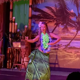 Tahitian solo dancer