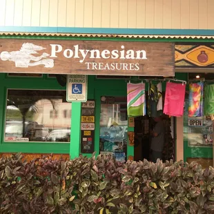 Nice little shop on the North Shore