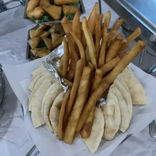 Pita fries &amp; samosas