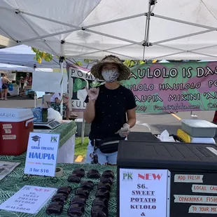 5/30/2020 Howzit!  Let's try their sweet potato kūlolo.