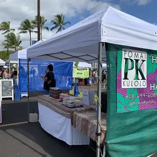 Woohoo! We got some fresh poi this morning from Pomai Kūlolo